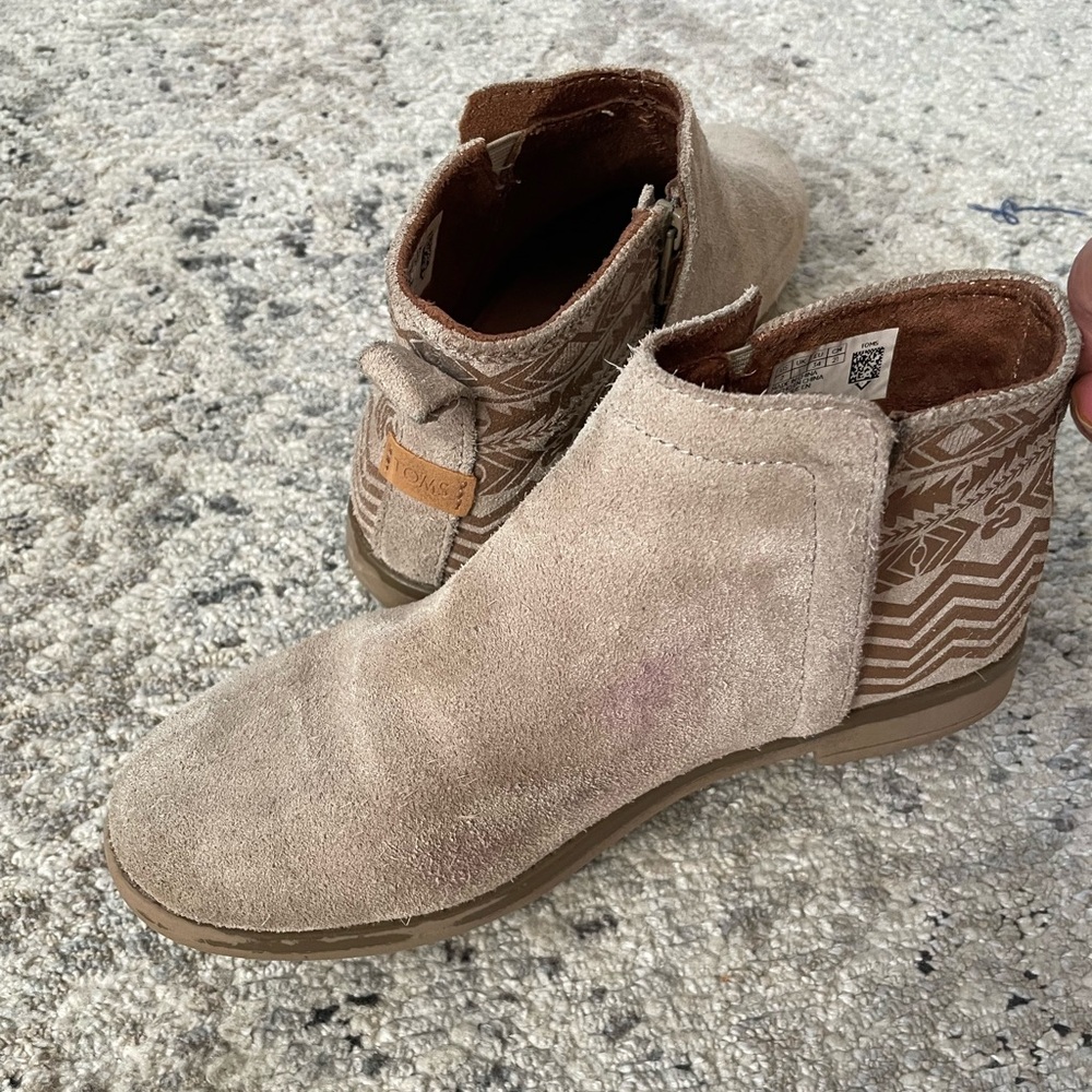 Toms Booties - Picture 6 of 7